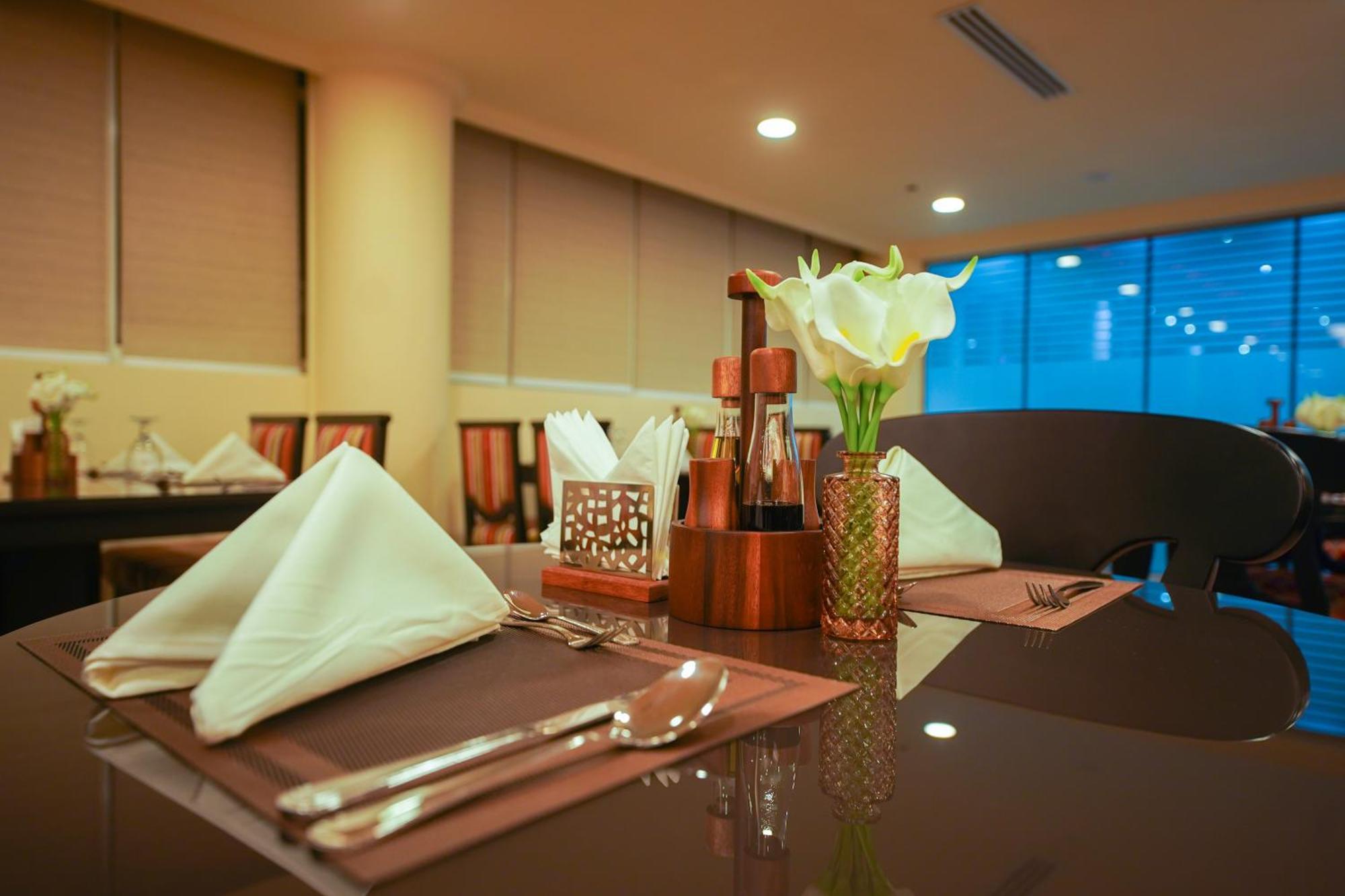 Grand Villaggio Hotel Абу Даби Екстериор снимка