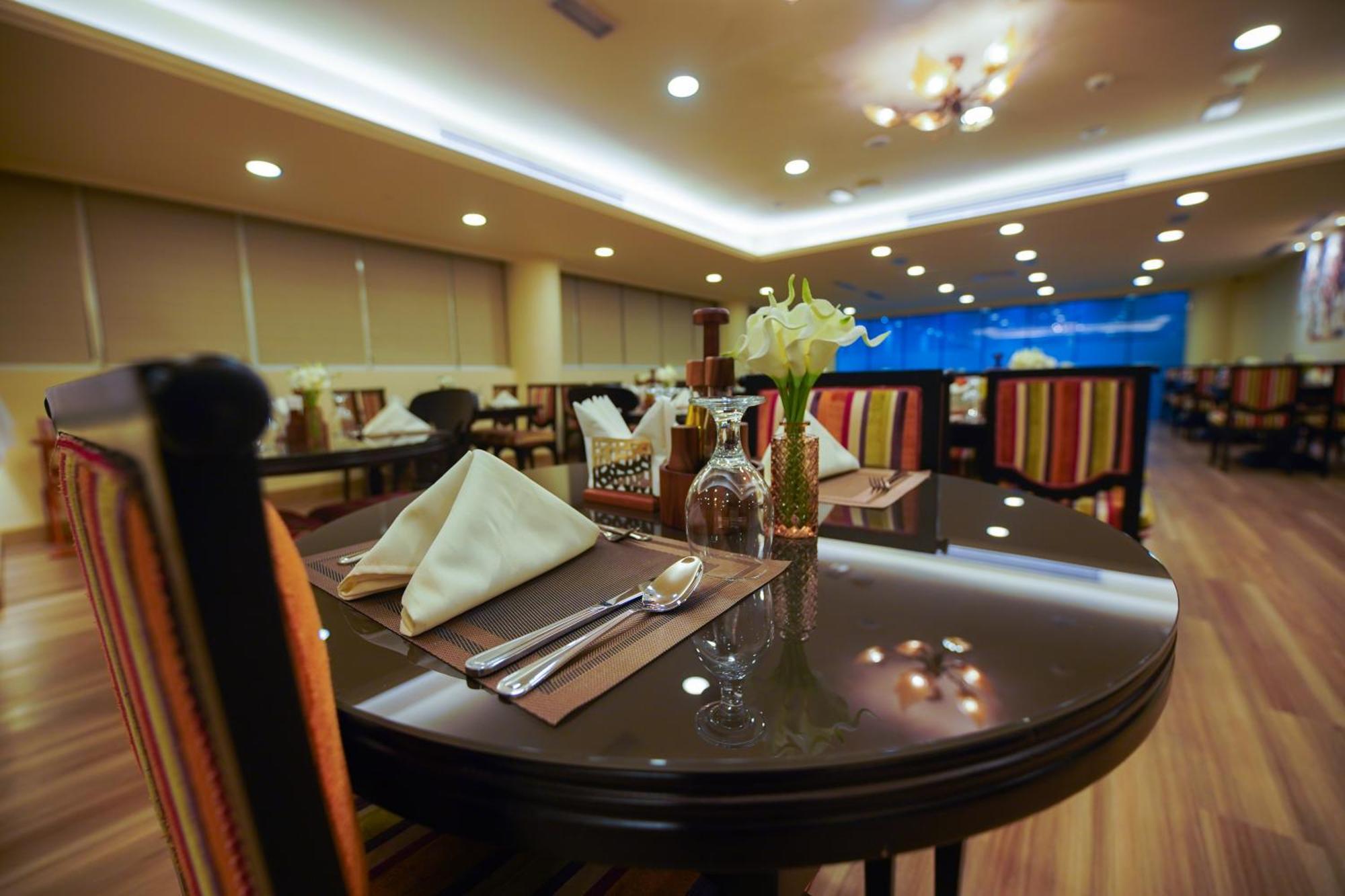 Grand Villaggio Hotel Абу Даби Екстериор снимка