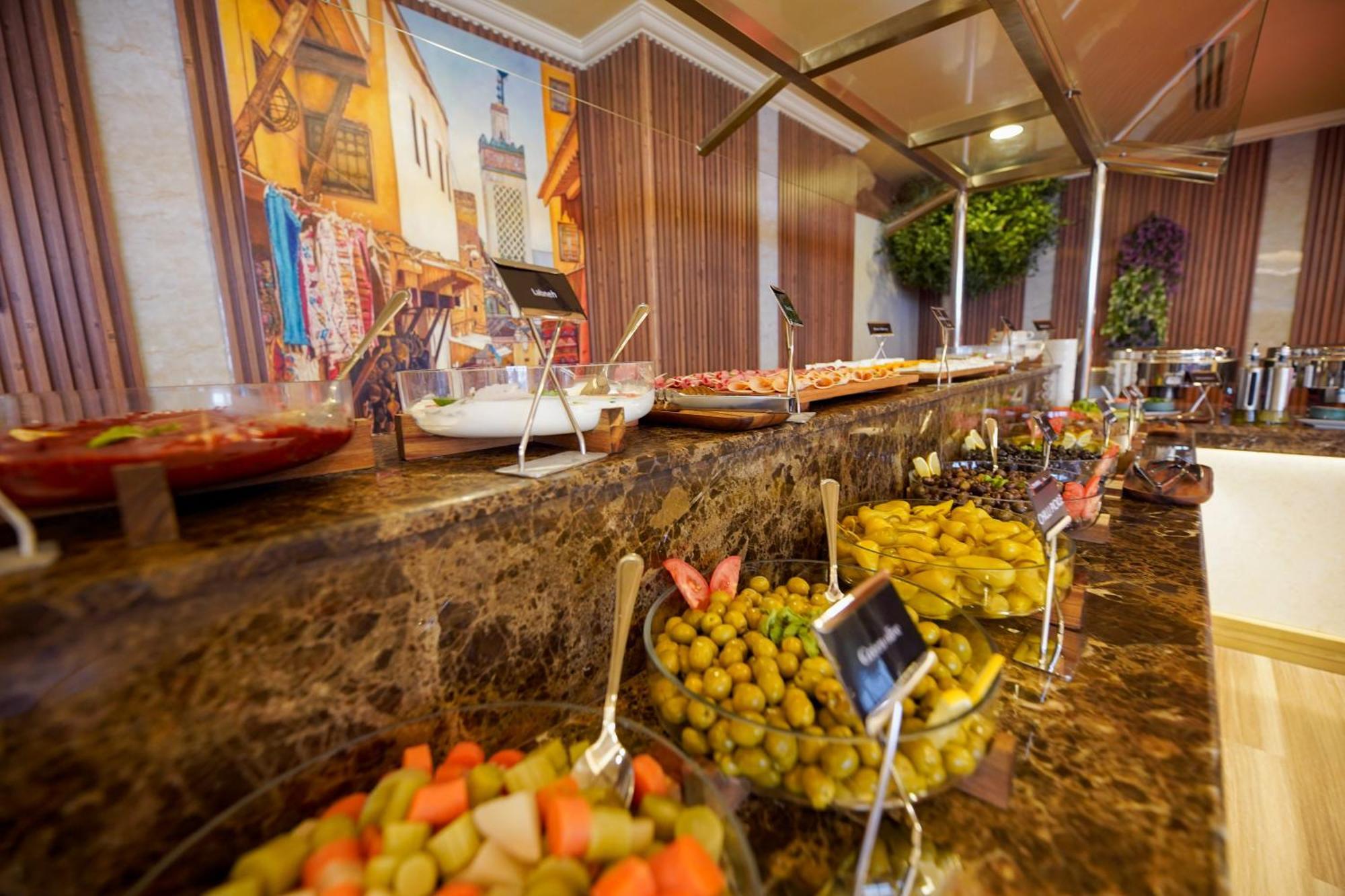 Grand Villaggio Hotel Абу Даби Екстериор снимка