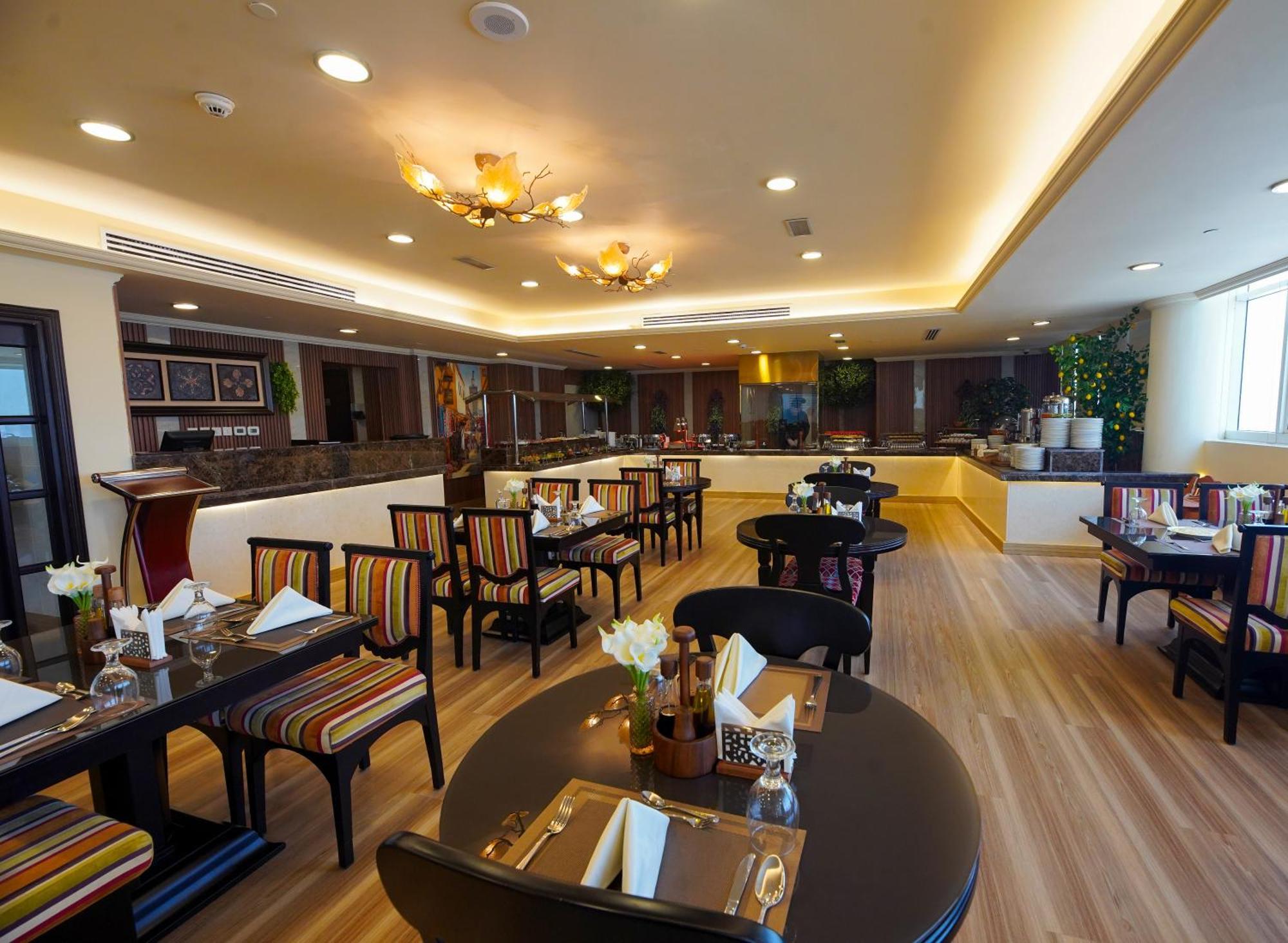 Grand Villaggio Hotel Абу Даби Екстериор снимка